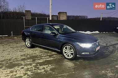 Седан Volkswagen Passat 2016 в Калуші