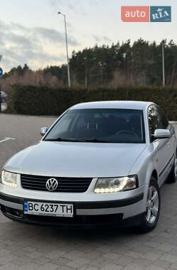 Седан Volkswagen Passat 1997 в Львові