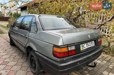 Седан Volkswagen Passat 1989 в Стрые