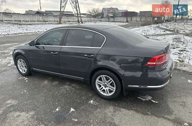 Седан Volkswagen Passat 2013 в Киеве