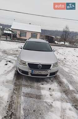 Универсал Volkswagen Passat 2006 в Хусте