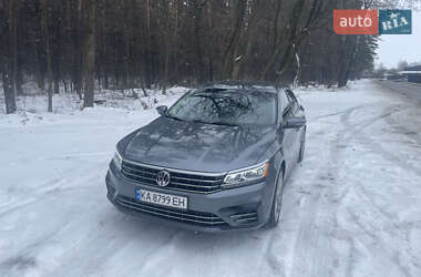 Седан Volkswagen Passat 2016 в Киеве