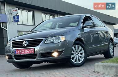 Седан Volkswagen Passat 2006 в Сарнах