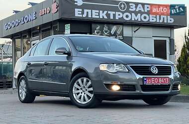 Седан Volkswagen Passat 2006 в Сарнах