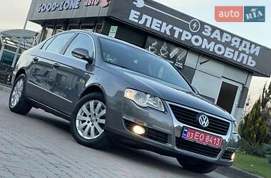 Седан Volkswagen Passat 2006 в Сарнах