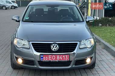 Седан Volkswagen Passat 2006 в Сарнах