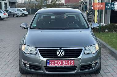 Седан Volkswagen Passat 2006 в Сарнах