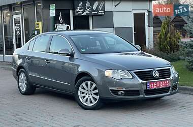 Седан Volkswagen Passat 2006 в Сарнах