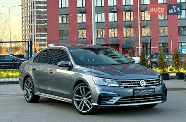 Седан Volkswagen Passat 2018 в Киеве