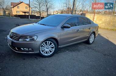 Седан Volkswagen Passat 2010 в Львове