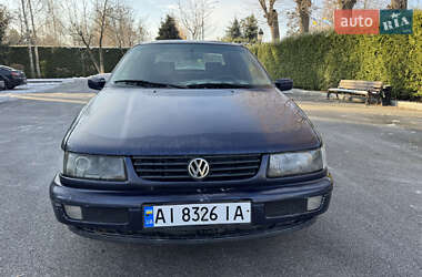 Седан Volkswagen Passat 1995 в Києві