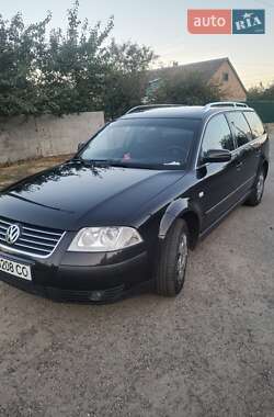 Універсал Volkswagen Passat 2002 в Ромнах