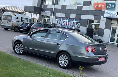 Седан Volkswagen Passat 2006 в Сарнах