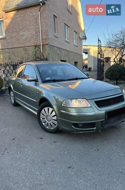 Седан Volkswagen Passat 2002 в Костополе