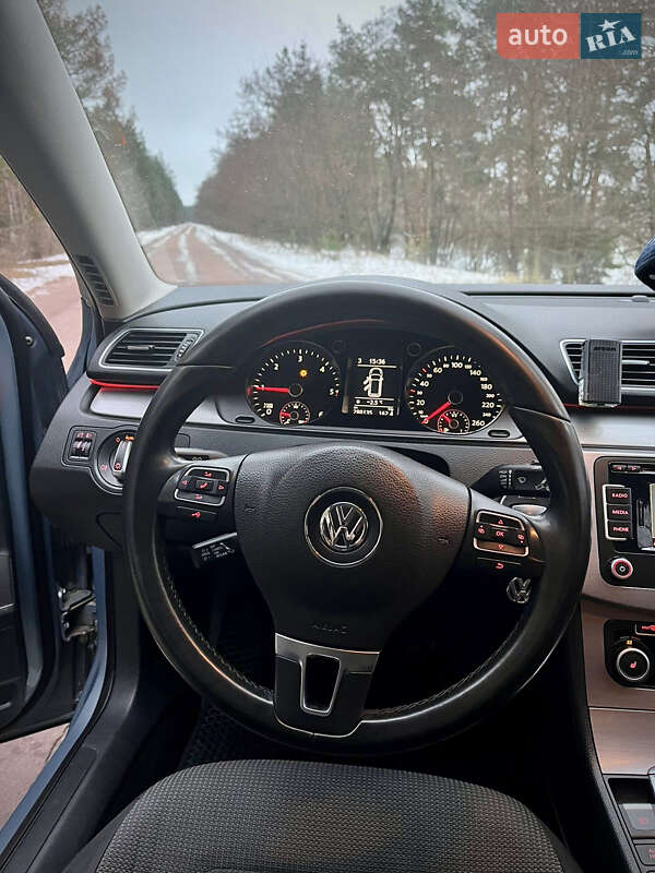 Універсал Volkswagen Passat 2011 в Конотопі