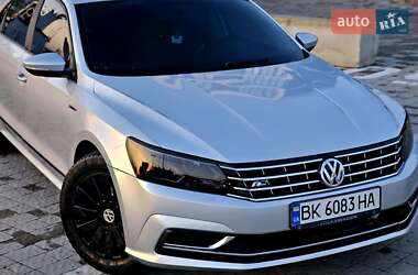 Седан Volkswagen Passat 2016 в Львове