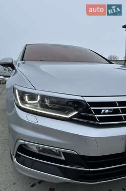 Седан Volkswagen Passat 2018 в Львове