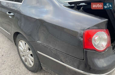 Седан Volkswagen Passat 2006 в Кропивницком