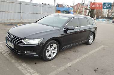 Универсал Volkswagen Passat 2015 в Киеве