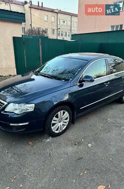 Седан Volkswagen Passat 2008 в Киеве