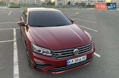 Седан Volkswagen Passat 2017 в Києві