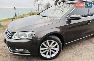 Седан Volkswagen Passat 2014 в Одесі