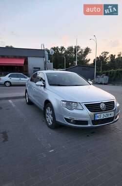 Седан Volkswagen Passat 2008 в Днепре