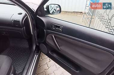 Седан Volkswagen Passat 2001 в Луцьку