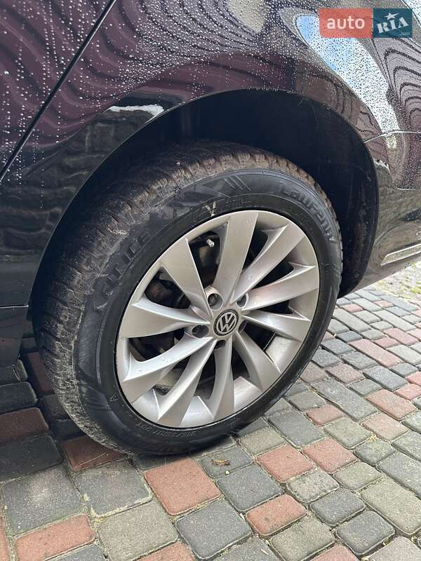 Універсал Volkswagen Passat 2012 в Чорткові