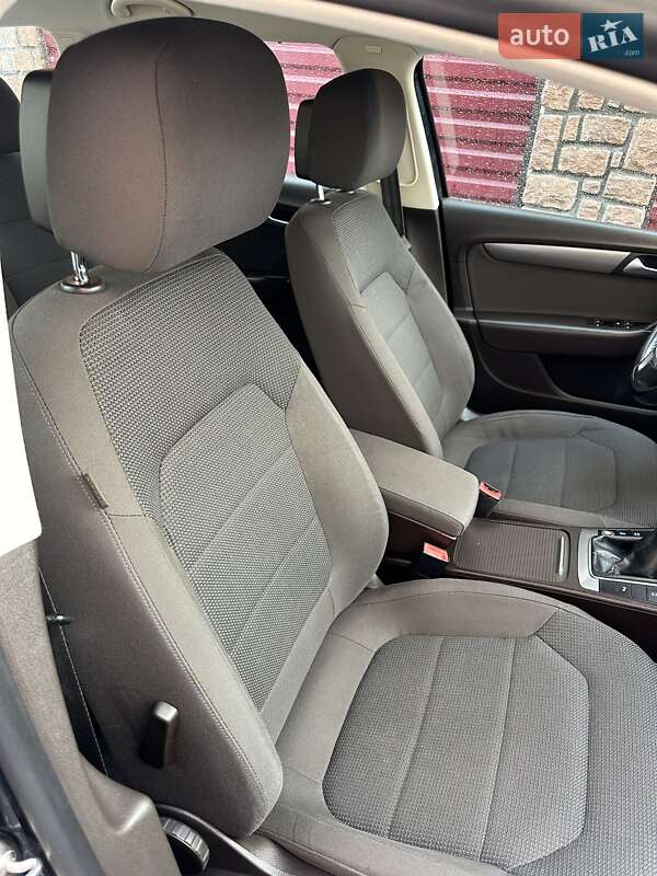 Універсал Volkswagen Passat 2012 в Чорткові