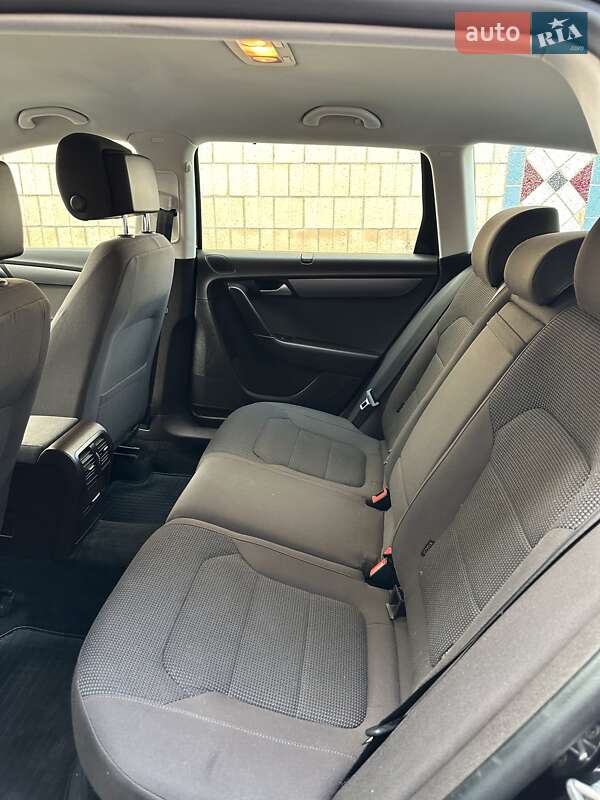 Універсал Volkswagen Passat 2012 в Чорткові