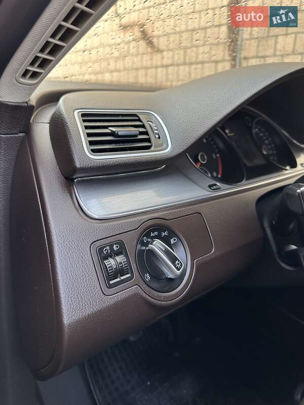 Універсал Volkswagen Passat 2012 в Чорткові