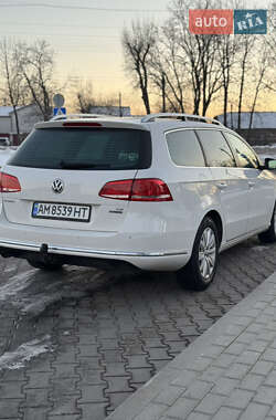 Универсал Volkswagen Passat 2011 в Житомире