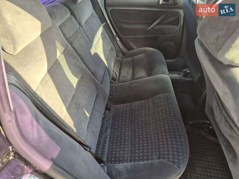 Універсал Volkswagen Passat 2002 в Старокостянтинові