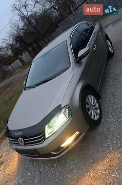 Седан Volkswagen Passat 2013 в Дніпрі