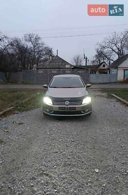 Седан Volkswagen Passat 2013 в Дніпрі