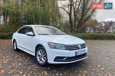 Седан Volkswagen Passat 2016 в Києві