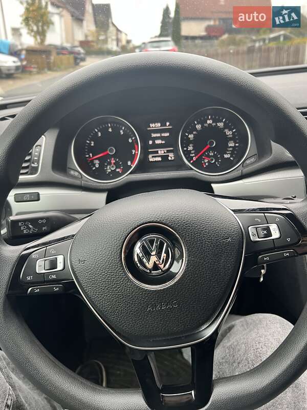 Седан Volkswagen Passat 2016 в Києві