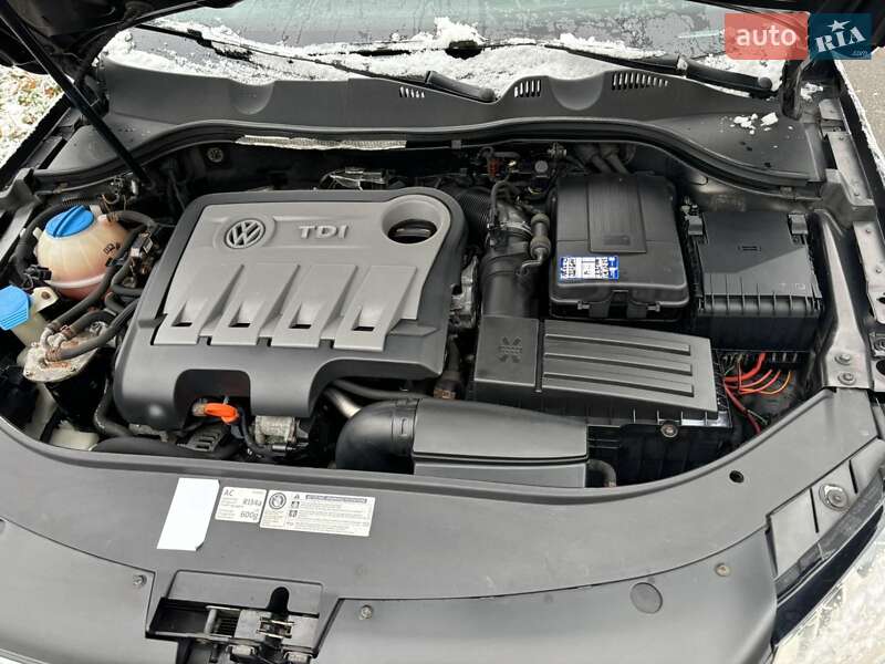Седан Volkswagen Passat 2010 в Луцьку