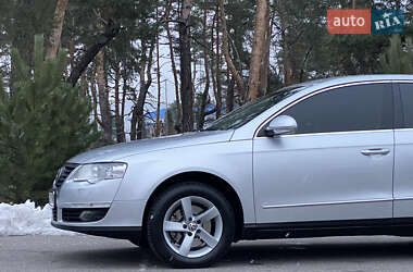 Седан Volkswagen Passat 2010 в Киеве