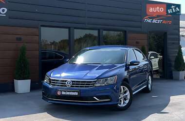 Седан Volkswagen Passat 2016 в Ровно