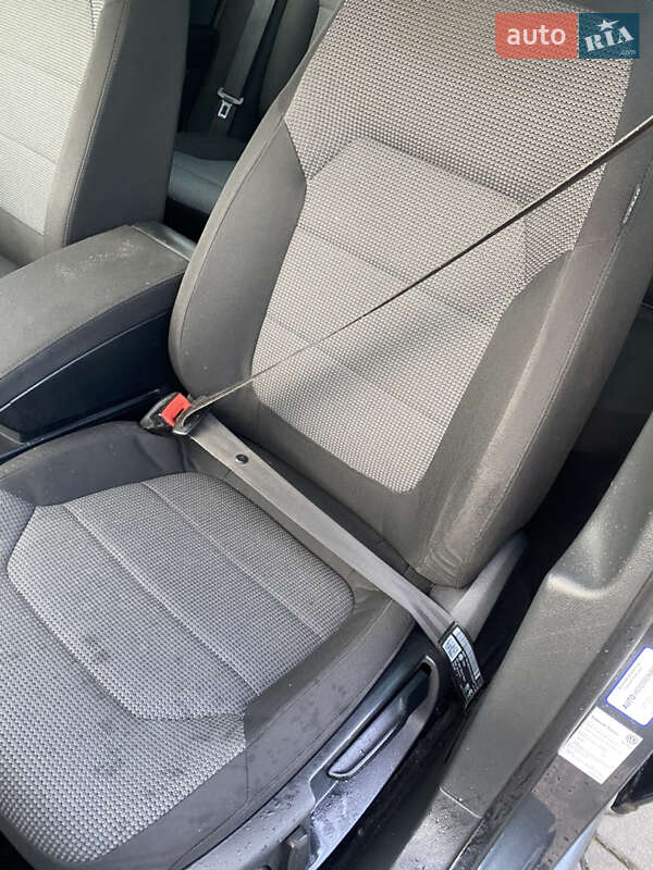 Універсал Volkswagen Passat 2014 в Івано-Франківську