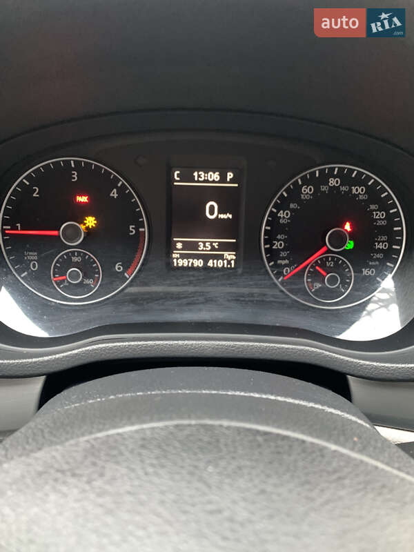 Седан Volkswagen Passat 2014 в Тернополі
