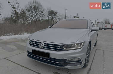 Седан Volkswagen Passat 2018 в Львові