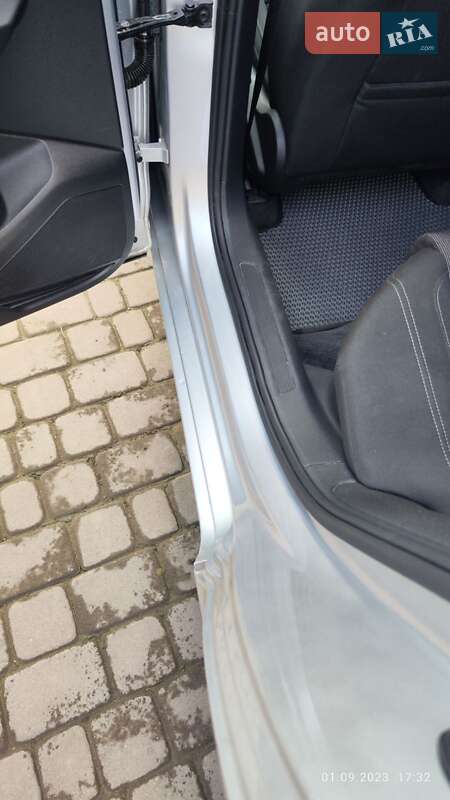 Універсал Volkswagen Passat 2018 в Чернівцях