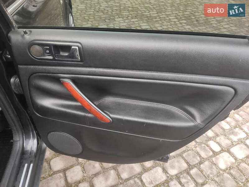 Седан Volkswagen Passat 2003 в Шептицькому