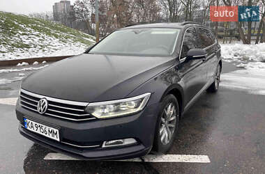 Универсал Volkswagen Passat 2018 в Киеве