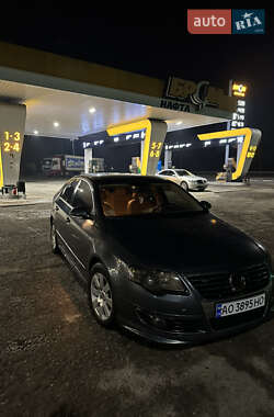 Седан Volkswagen Passat 2010 в Хусті