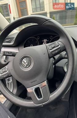 Универсал Volkswagen Passat 2013 в Черновцах