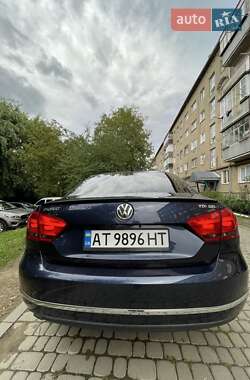 Седан Volkswagen Passat 2013 в Надвірній